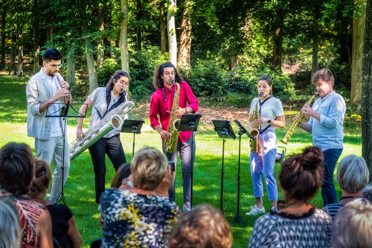 persfoto_Het Maat Saxophone Quartet speelt op Festival Klaterklanken - afbeelding rechtenvrij - fotograaf Bram de Jong